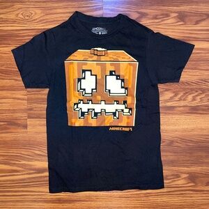 EUC Like New Minecraft Halloween Tshirt